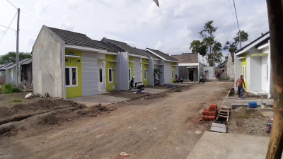 foto contoh rumah perumahan BMW GAYATRI 2