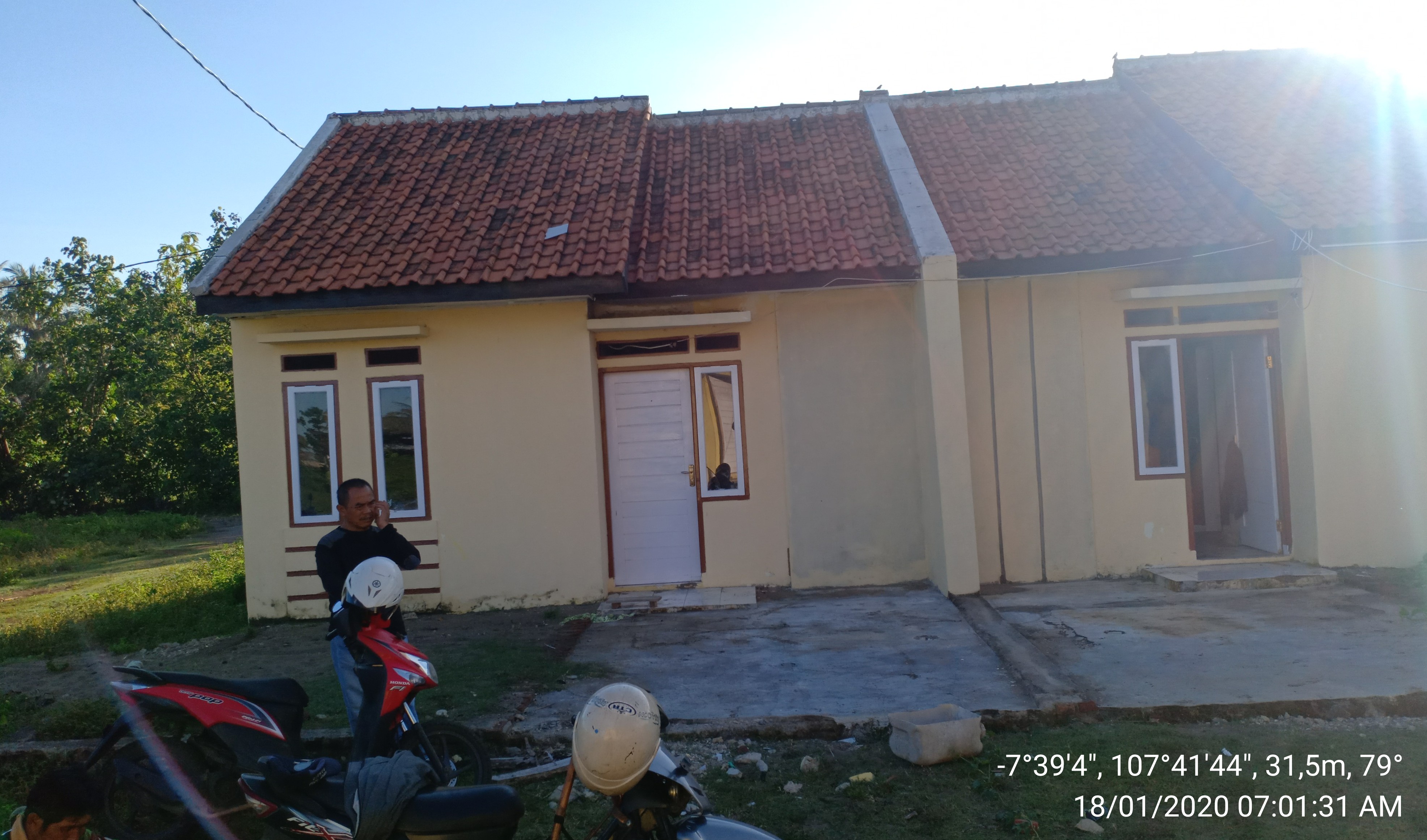 foto contoh rumah perumahan Griya Santolo Regency