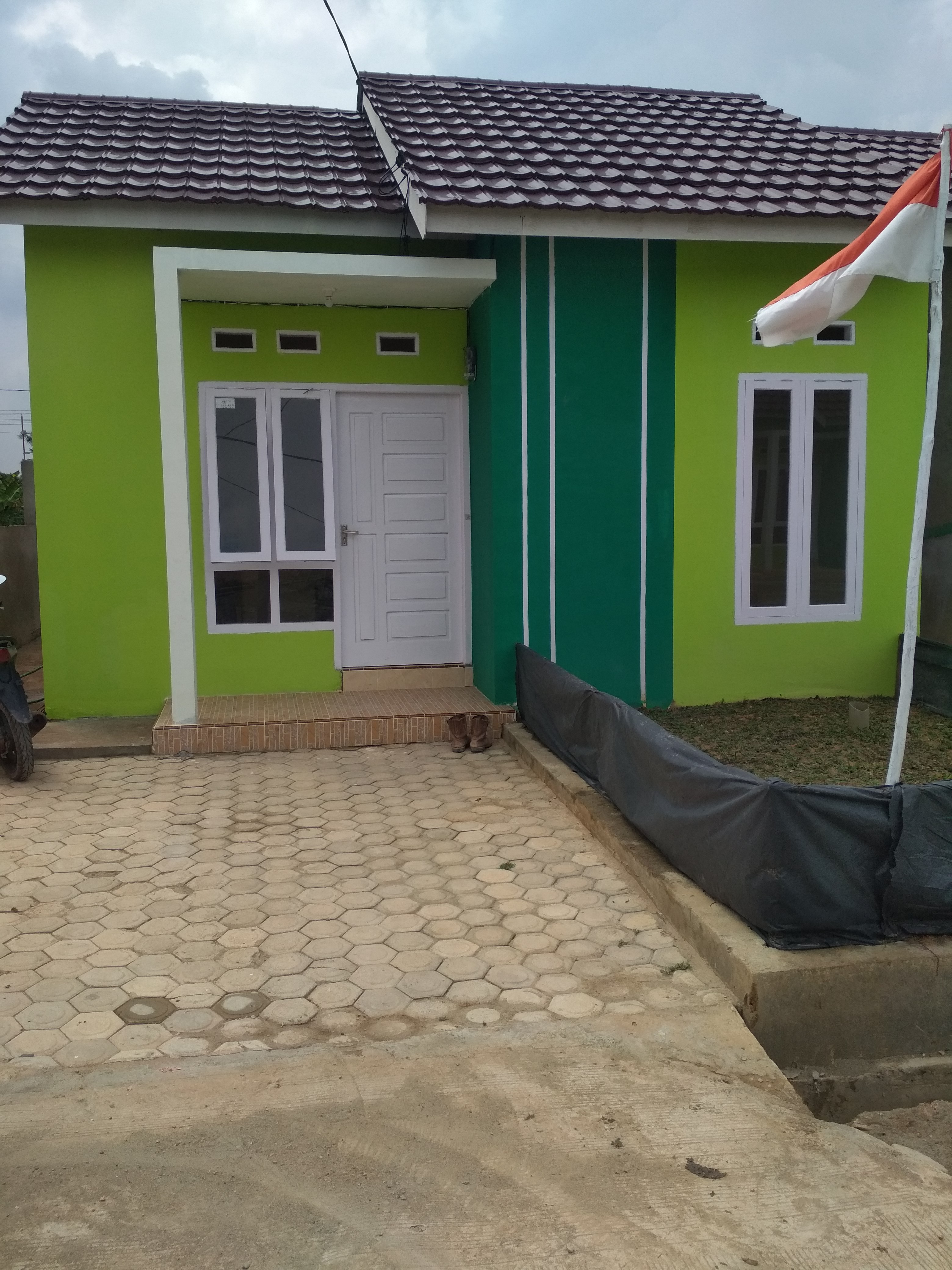 foto contoh rumah perumahan Teratai Merah