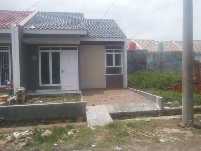 foto contoh rumah perumahan Jala Graha Kesenden