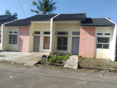 foto contoh rumah perumahan Puri Kosambi
