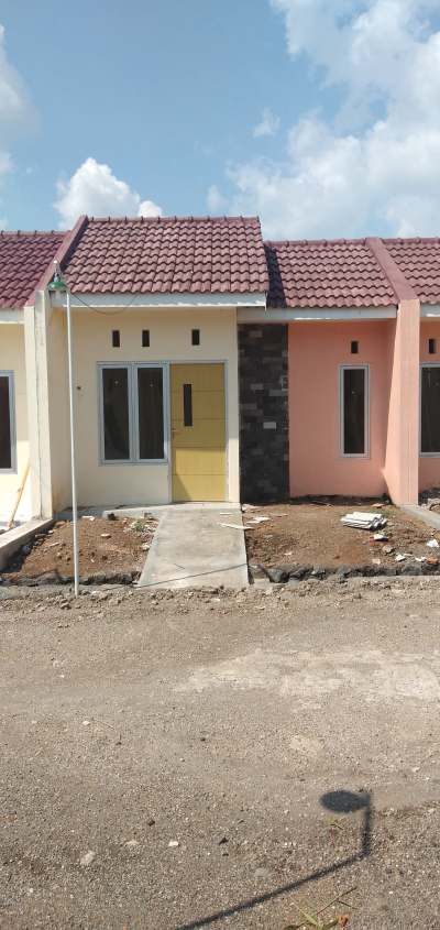 foto contoh rumah perumahan QUEEN GARDENIA 2