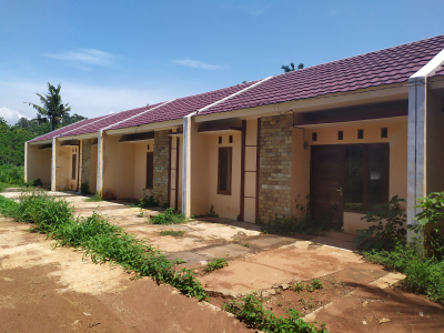 foto contoh rumah perumahan Royal Residence