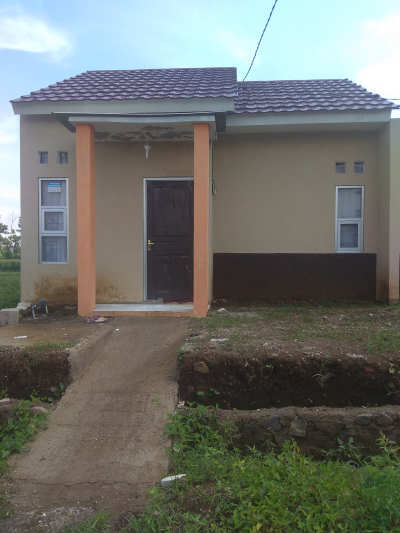 foto contoh rumah perumahan Mughni Wanamekar Asri