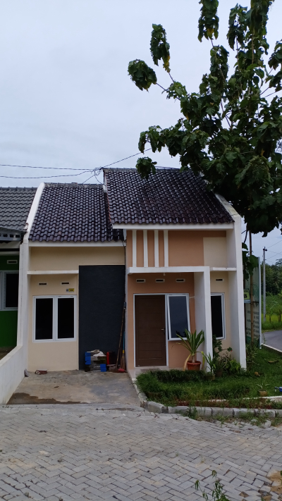foto contoh rumah perumahan Patikraja Estate