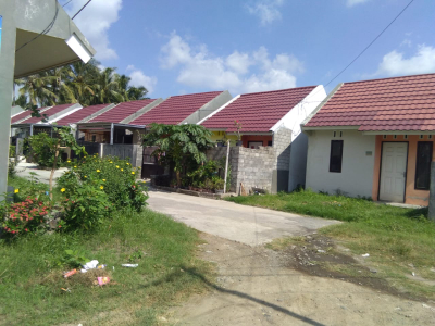 foto contoh rumah perumahan BERMIS RESIDENCE