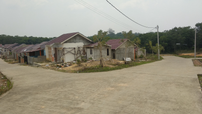 foto contoh rumah perumahan MENDALO VALLEY