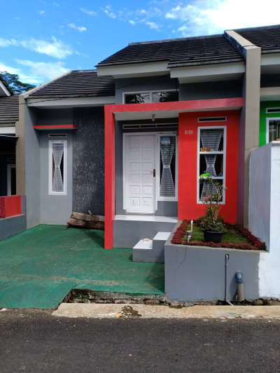 foto contoh rumah perumahan Utama Residence