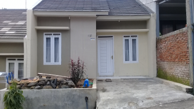 foto contoh rumah perumahan Center Asri