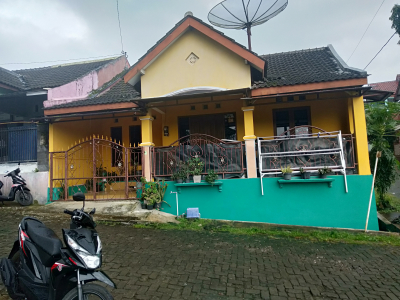 foto contoh rumah perumahan perumahan villa krincing permai