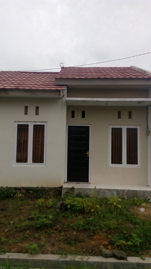 foto contoh rumah perumahan Griya Emerald Tarub