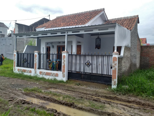 foto contoh rumah perumahan PURI KEDATHON