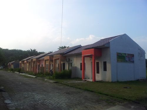 foto contoh rumah perumahan Graha Garuda Mas