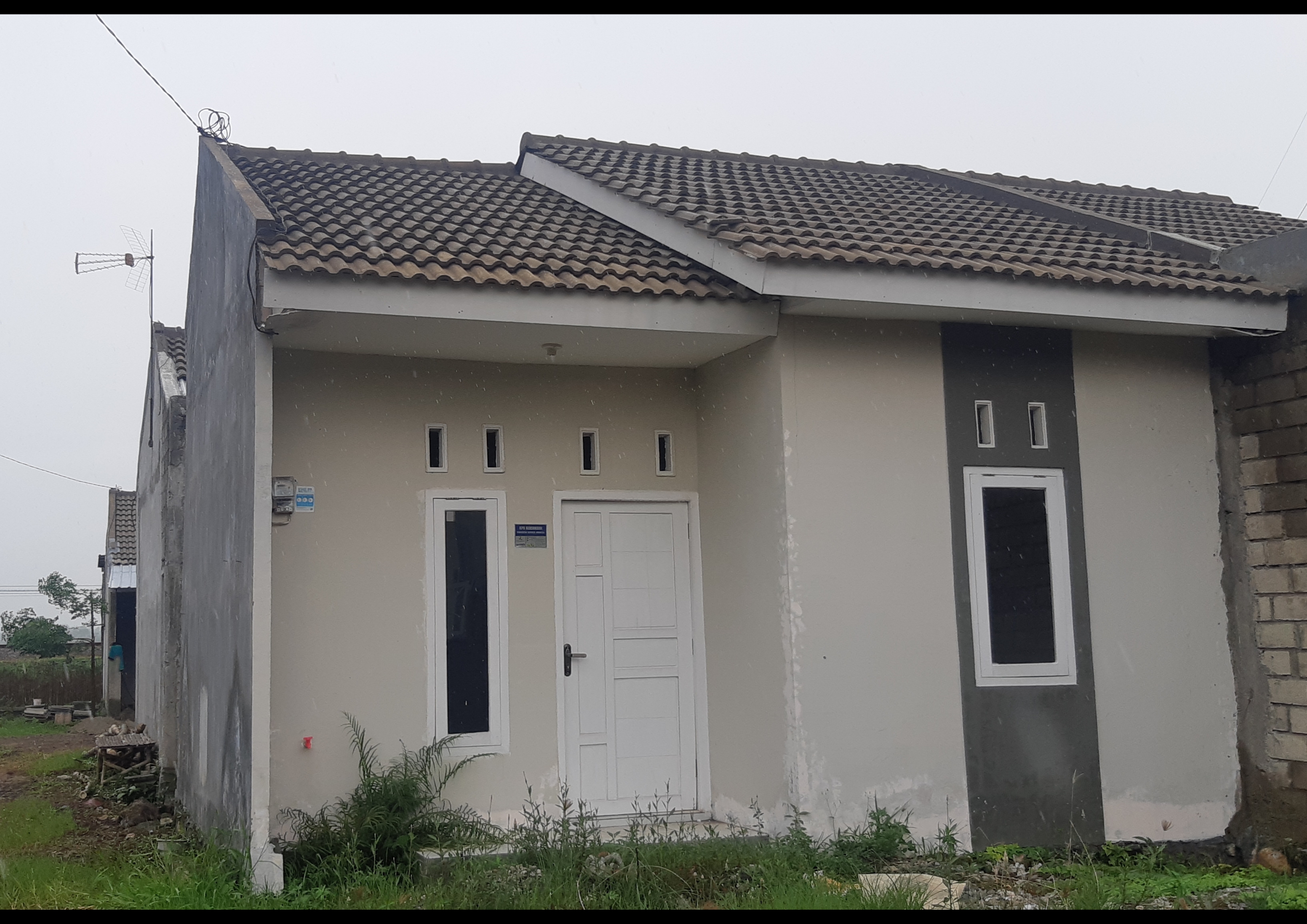 foto contoh rumah perumahan Perumahan yura land