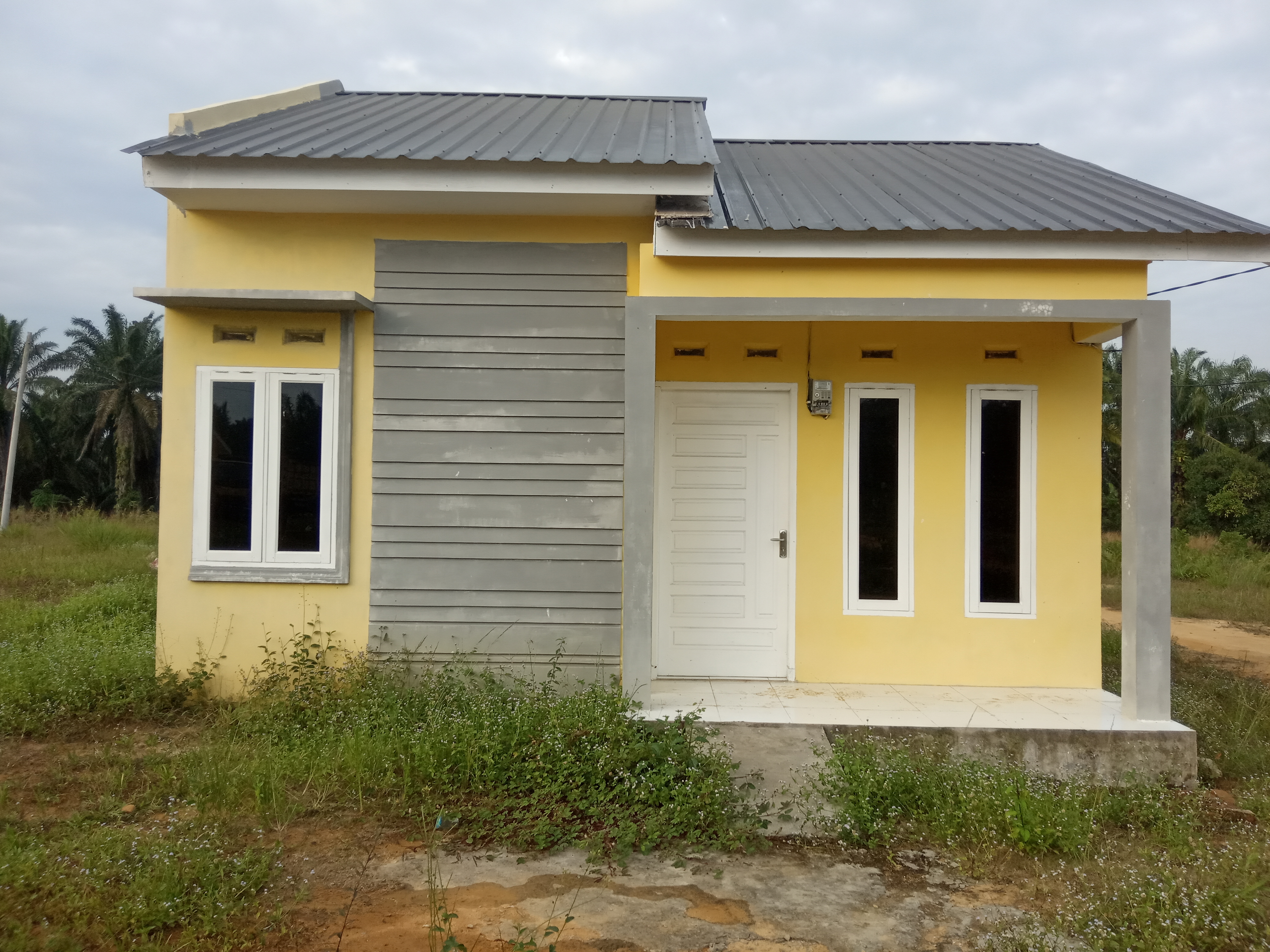 foto contoh rumah perumahan RATU MAS PINANG AWAN