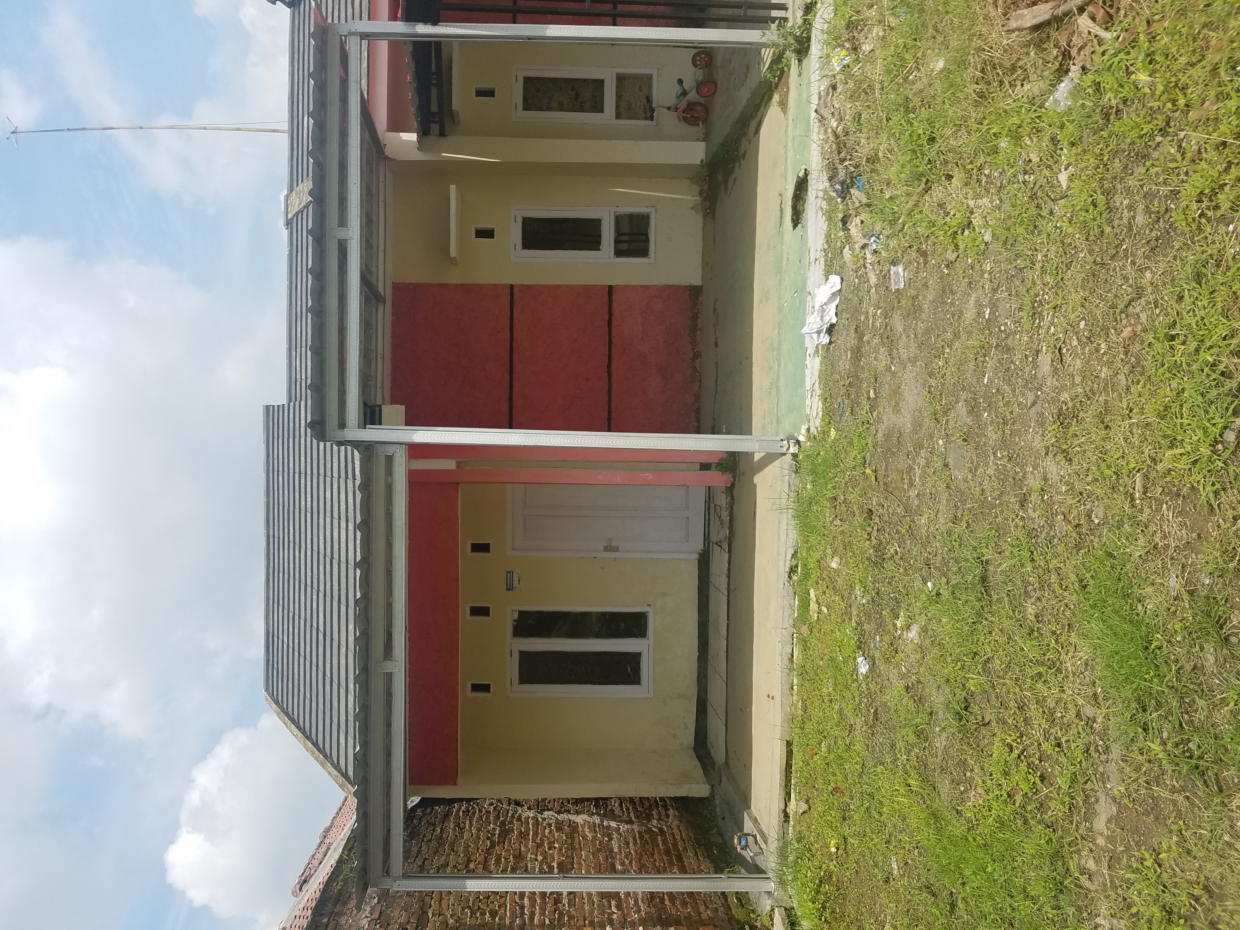 foto contoh rumah perumahan TAMAN KAHURIPAN GINTUNG