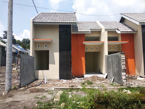 foto contoh rumah perumahan griya jogomerto asri