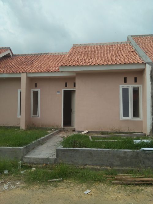 foto contoh rumah perumahan ROYAL TAMBUNG