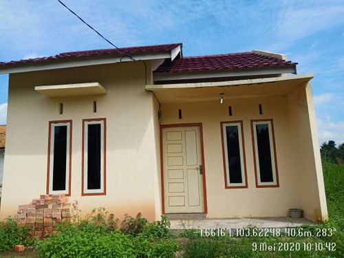 foto contoh rumah perumahan Amira land