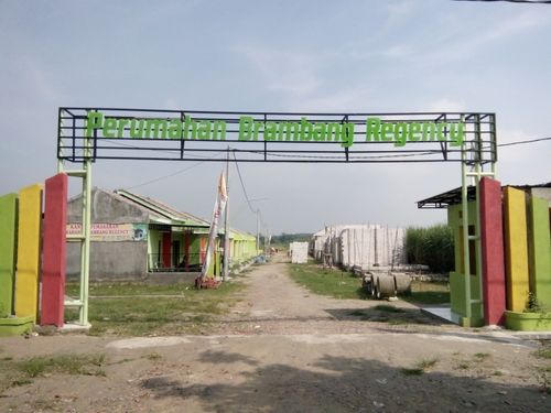 foto contoh rumah perumahan Brambang Regency