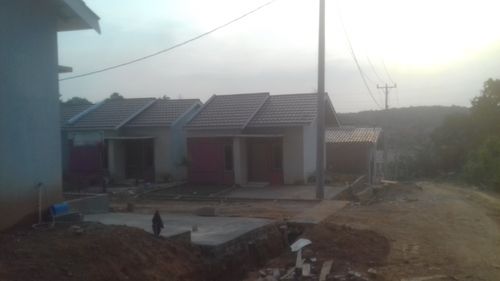 foto contoh rumah perumahan TAMAN MENDALO