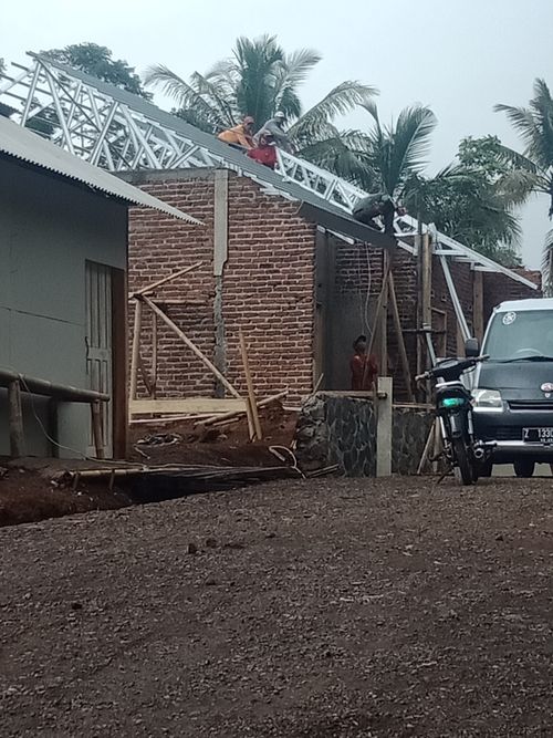 foto contoh rumah perumahan D'Village Bantar Huni