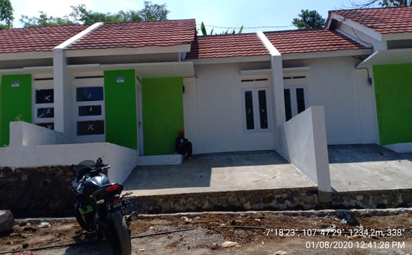 foto contoh rumah perumahan Perumahan Bumi Cisurupan