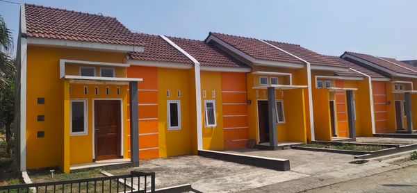 foto contoh rumah perumahan THE VISTA RESIDENCE
