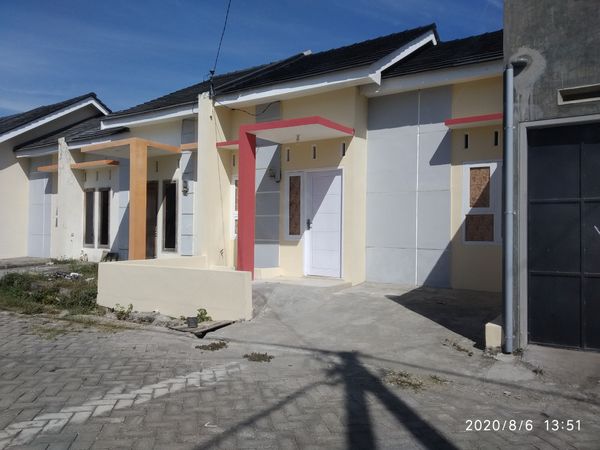 foto contoh rumah perumahan BMW GATOTKACA