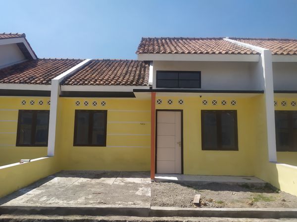 foto contoh rumah perumahan GREEN INDAH CARUBAN