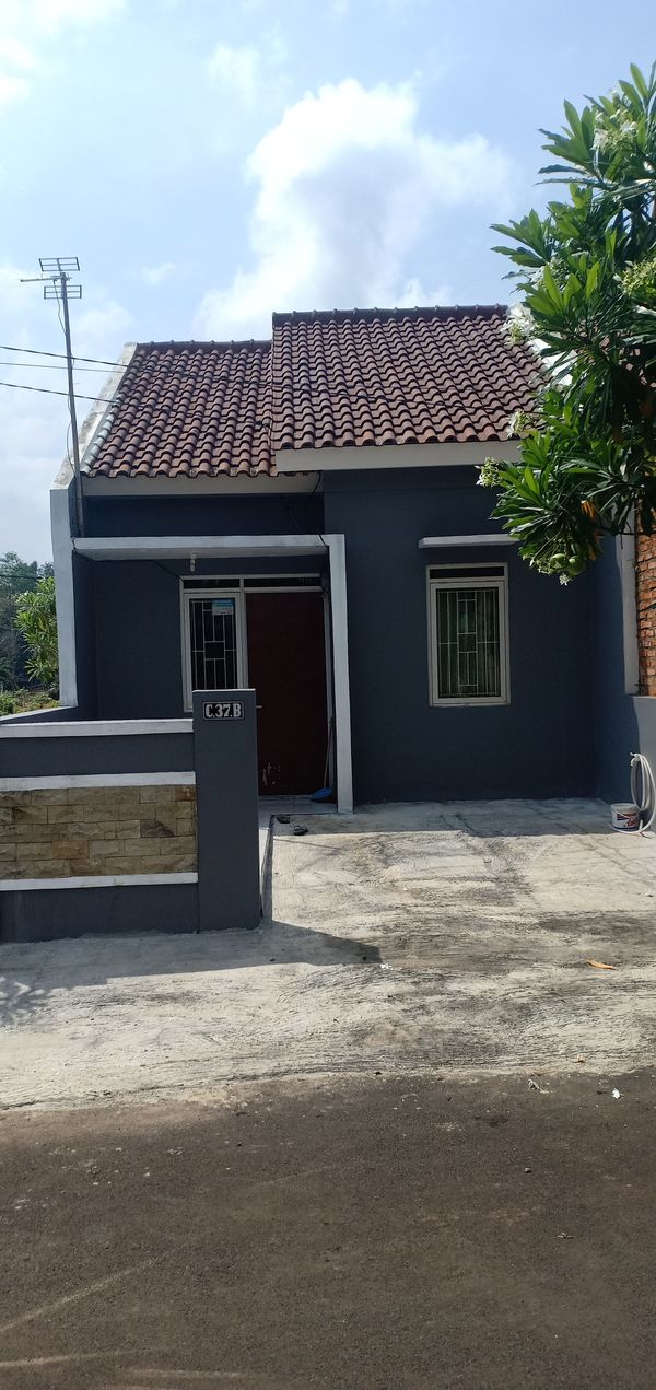 foto contoh rumah perumahan Mahendra Regency