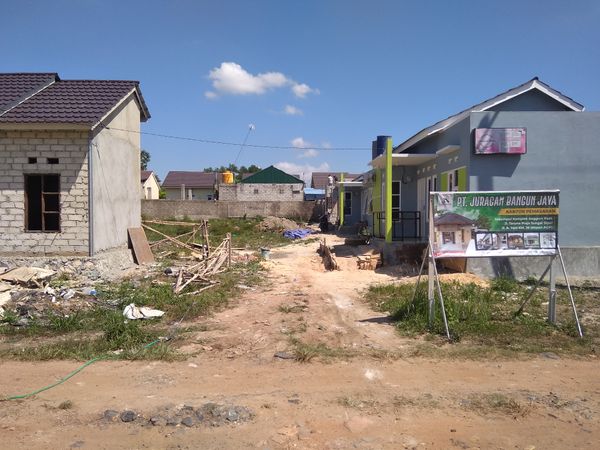 foto contoh rumah perumahan ARTHA GARDEN