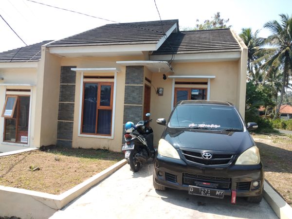 foto contoh rumah perumahan Firdaus Residence
