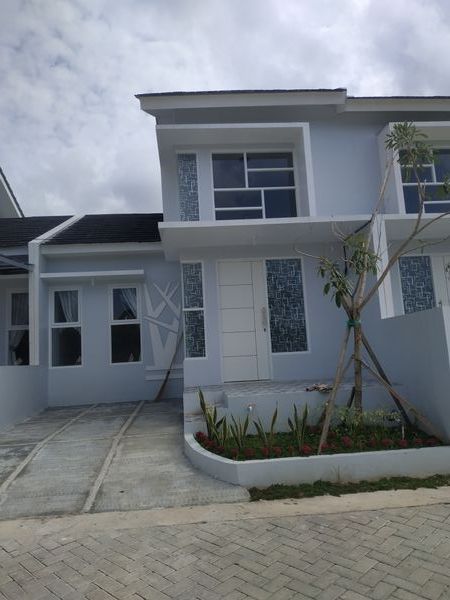 foto contoh rumah perumahan The West