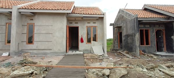 foto contoh rumah perumahan PESONA TAMBONG WETAN
