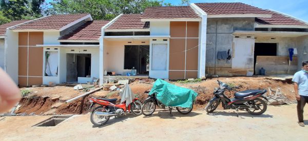 foto contoh rumah perumahan THE GREEN LEYANGAN 2