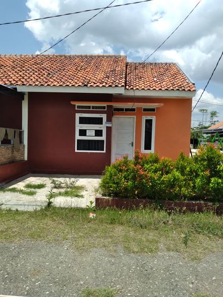 foto contoh rumah perumahan waled regency
