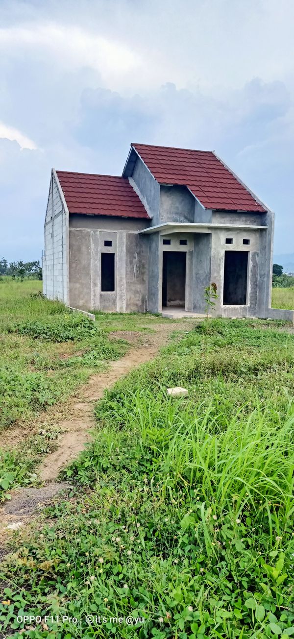foto contoh rumah perumahan Taman Hijau Slawi
