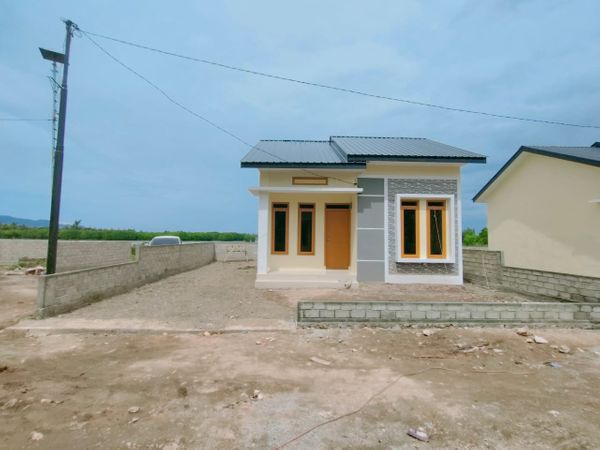 foto contoh rumah perumahan Puri Gading Residence Surien