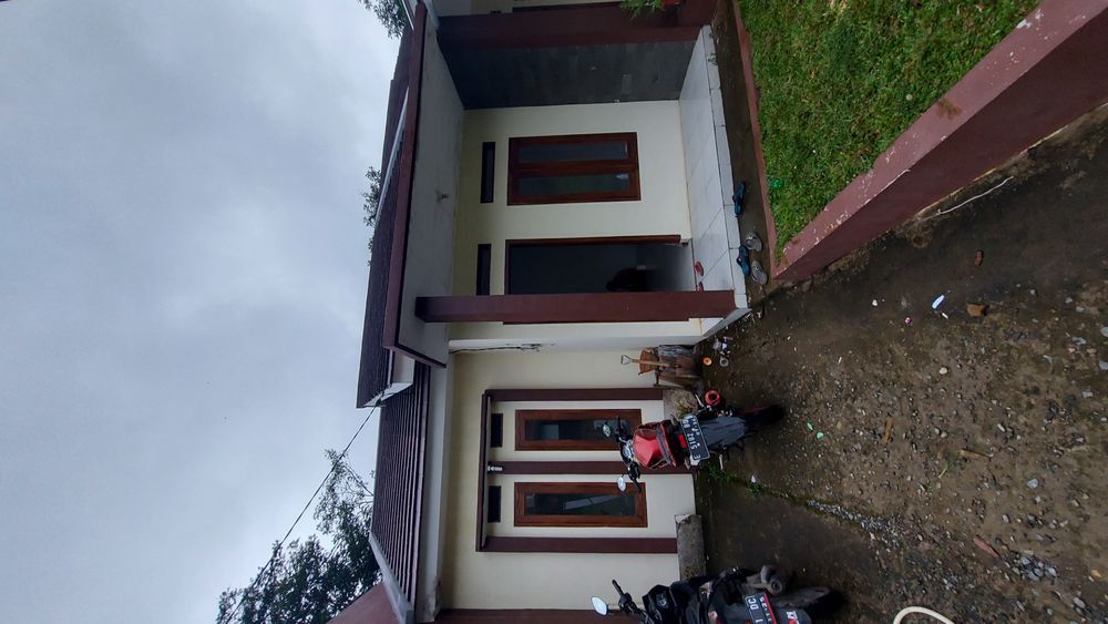 foto contoh rumah perumahan GRAHA TIARA