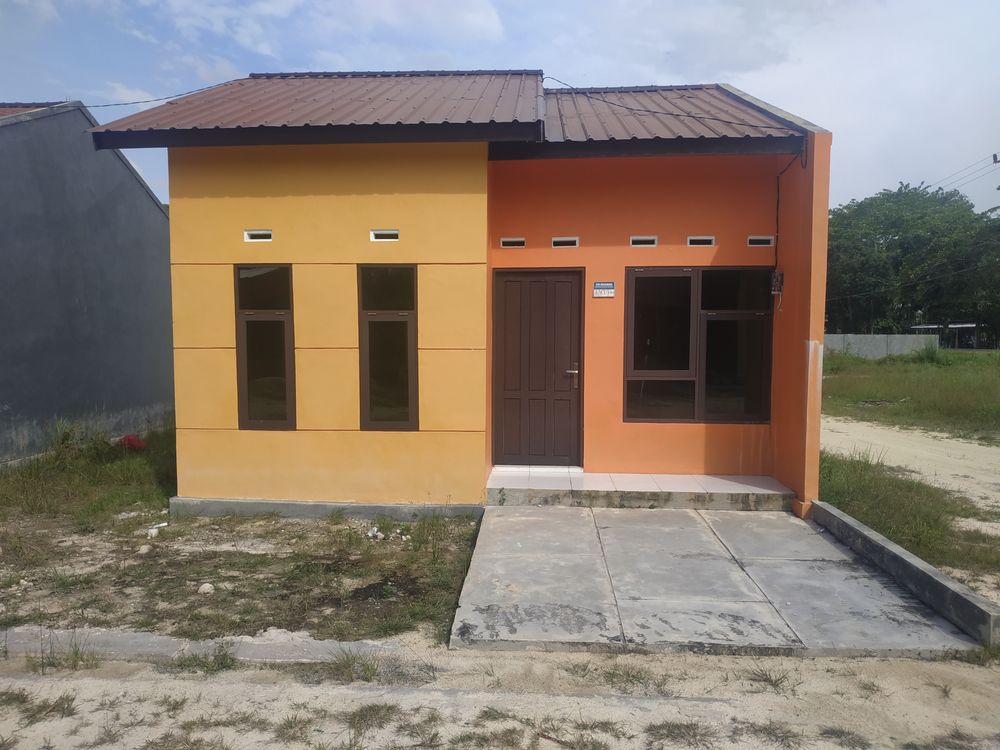 foto contoh rumah perumahan TAMAN ANGGREK