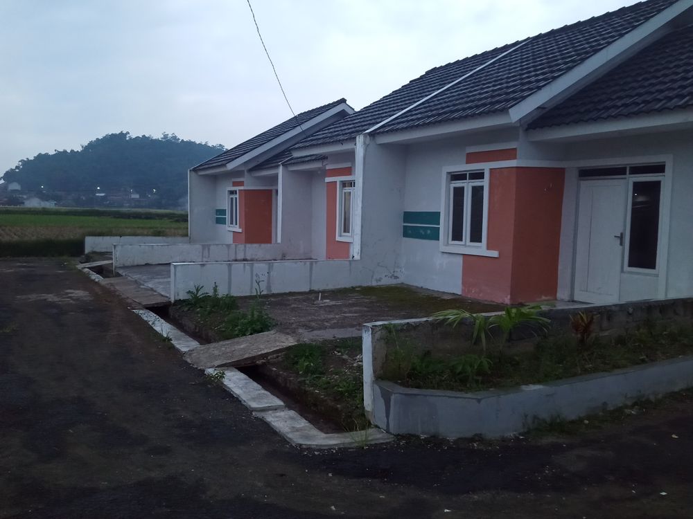 foto contoh rumah perumahan Chibule Village