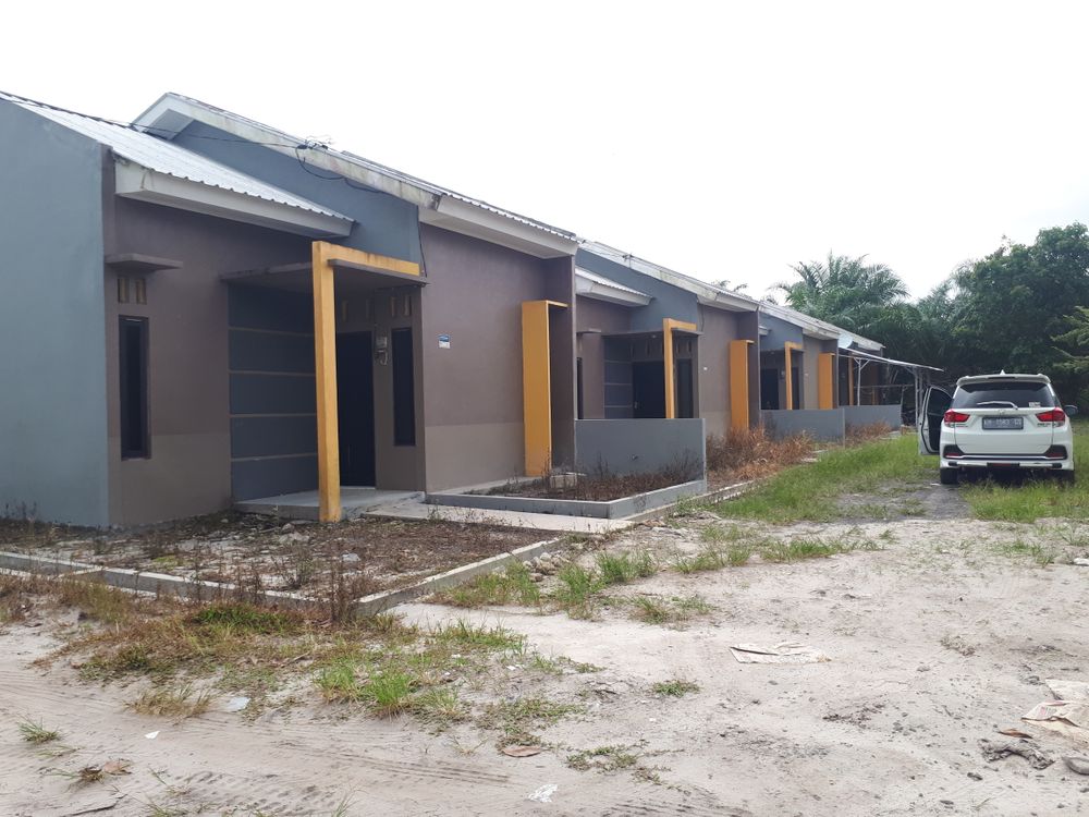 foto contoh rumah perumahan Pakuwon Indah 1