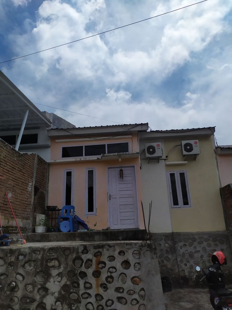 foto contoh rumah perumahan ALAMLESTARI
