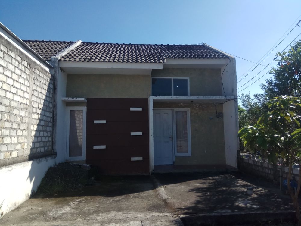 foto contoh rumah perumahan Bumi Baureno Asri