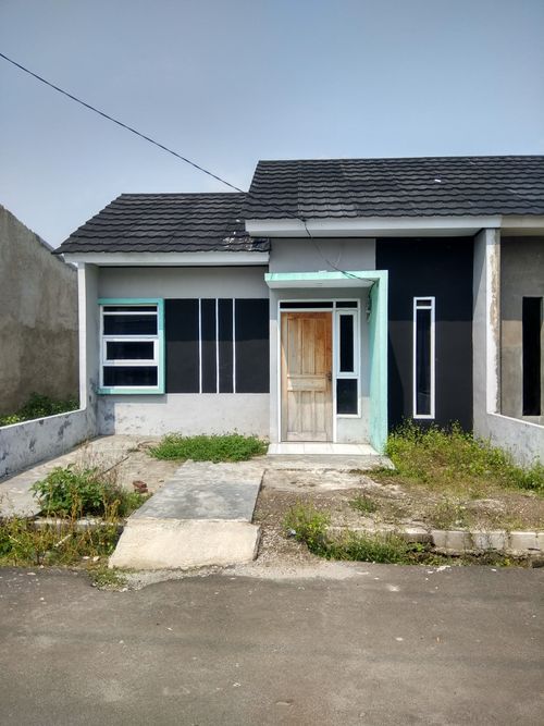 foto contoh rumah perumahan MITRALAND PURI KERATON