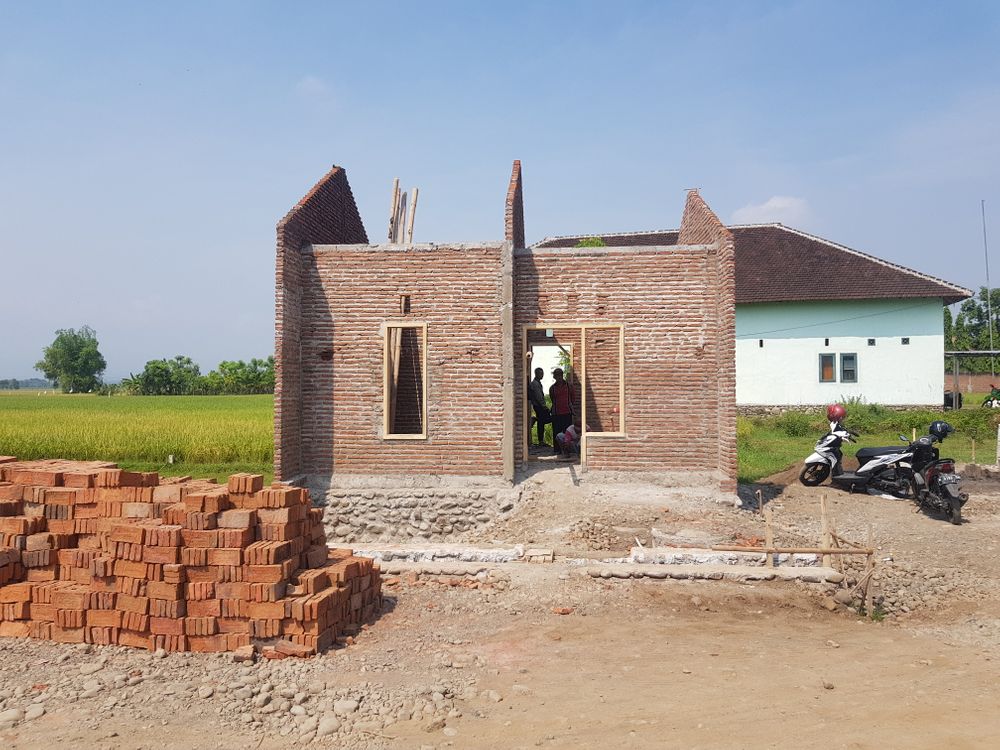 foto contoh rumah perumahan BULU LAND
