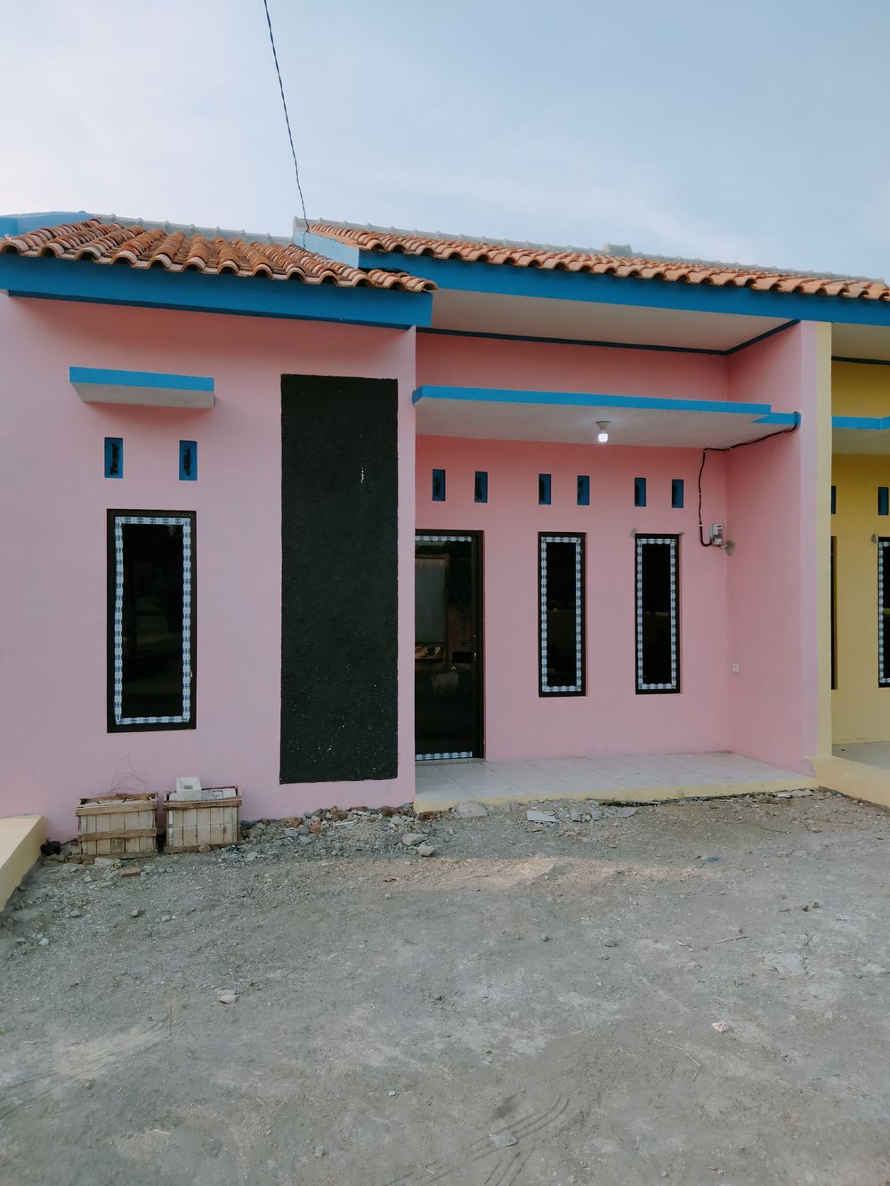 foto contoh rumah perumahan Medina Regency