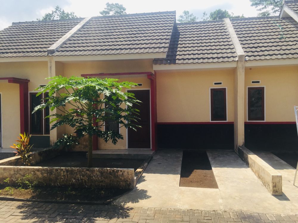 foto contoh rumah perumahan De Grand Land Turen