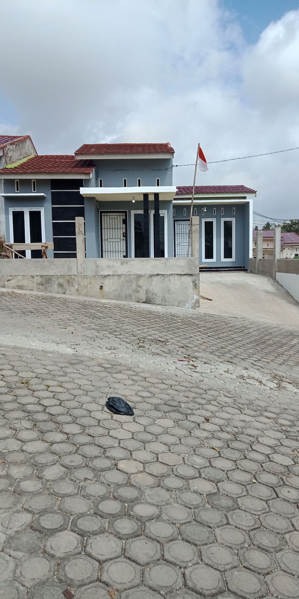 foto contoh rumah perumahan Edelweis Regency